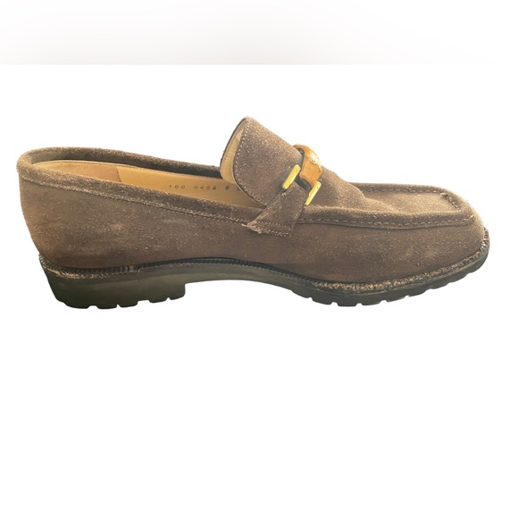 Vintage Gucci loafers. Brown suede with signature bamboo. Size 8 B width - Picture 3 of 15